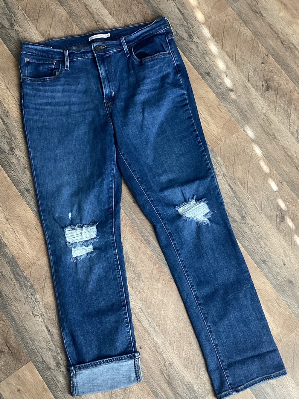 Levi’s 724 high rise straight jeans